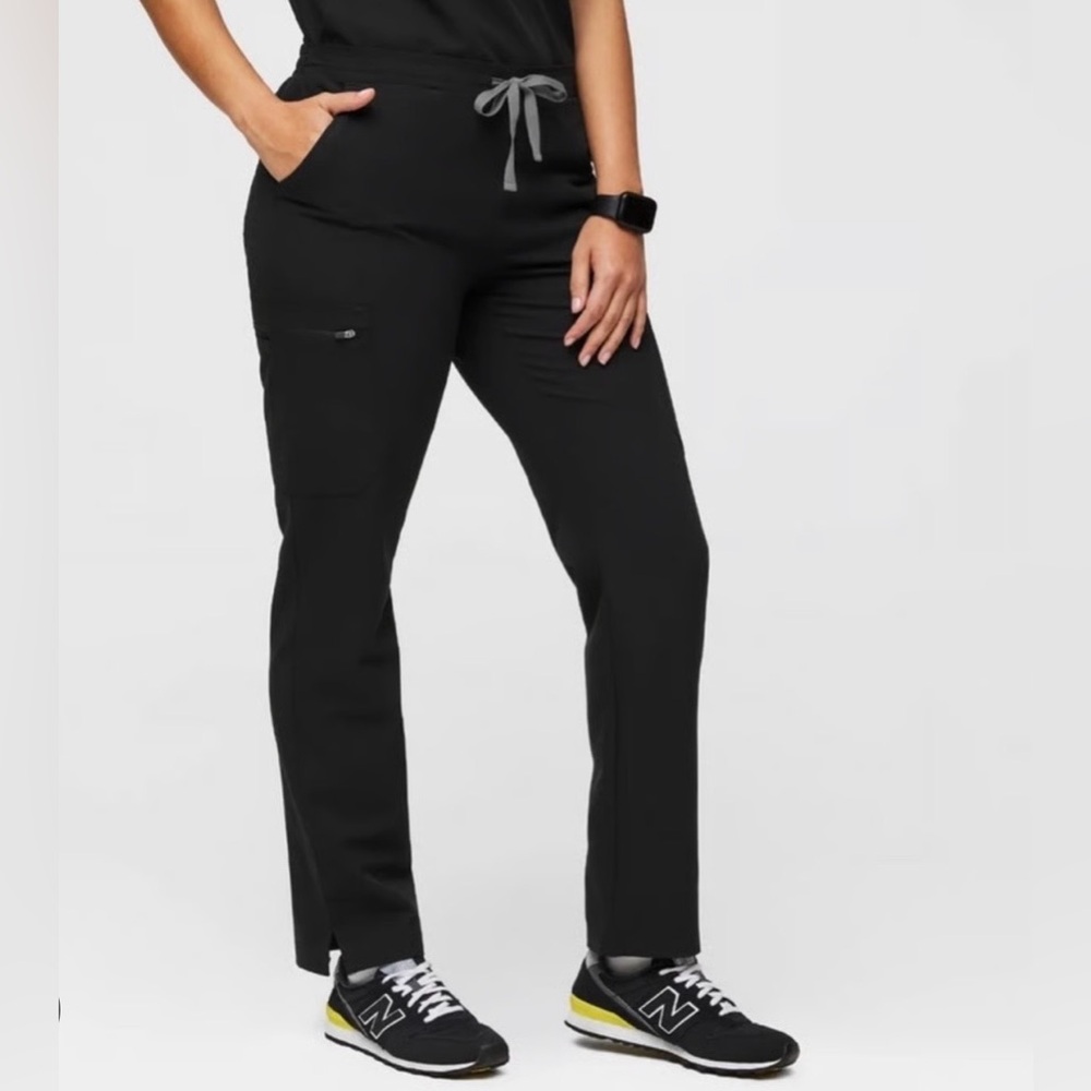 Figs Yola Elastic Waistband Skinny Scrub Pants™